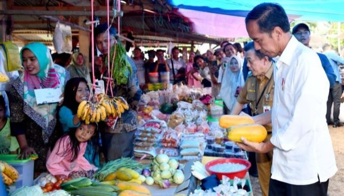 PRESIDEN Kunjungi-Pasar-Tanjung-Bungur-INDO