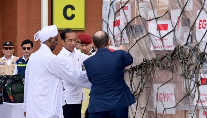 Presiden-Jokowi-Lepas-Pengiriman-Bantuan-Kemanusiaan-untuk-Palestina-dan-Sudan