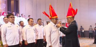 Pengurus KONI Sulsel Dilantik, Darmawangsyah Muin Target 10 Besar PON 2028